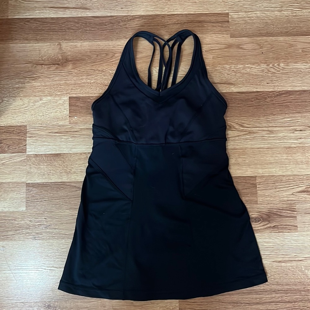 Lululemon size 2 strappy black workout tank with built in bra